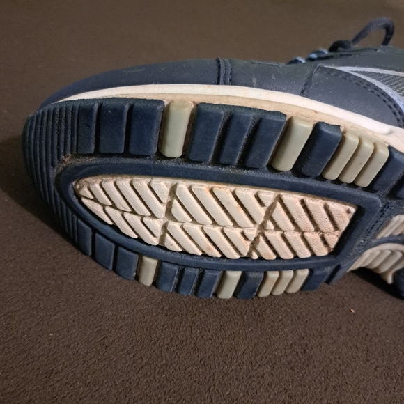 725 Running Shoes - Picture 8 of 9